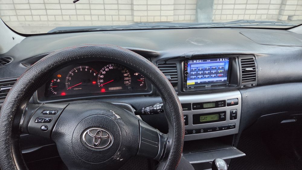 Продам тоиоту короллу