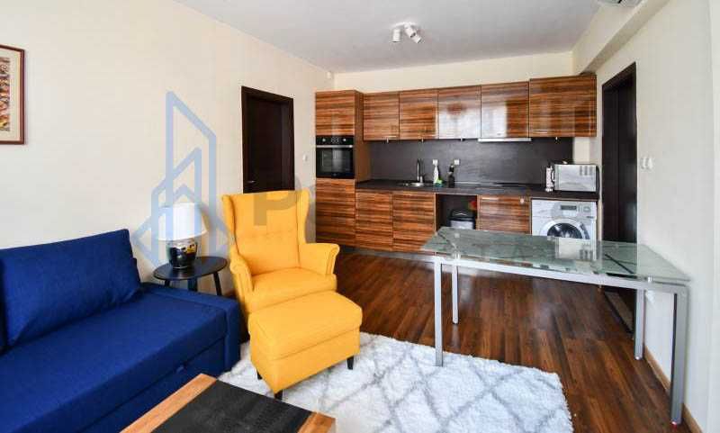 Тристаен апартамент под наем в кв. Младост 2