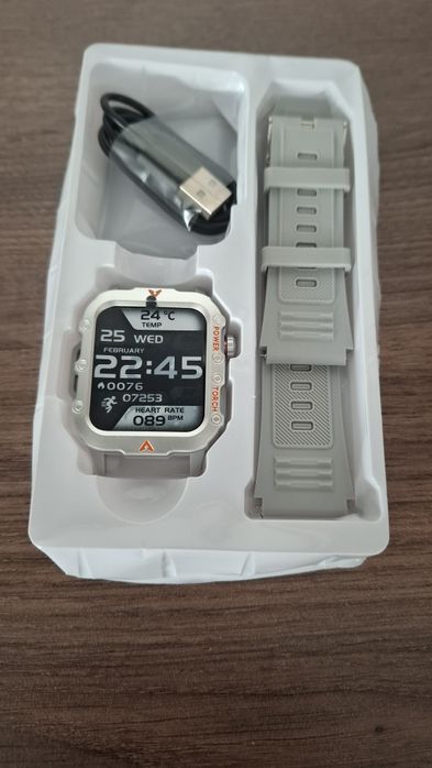 Смарт часовник Laxasfit Q11 сив цвят.