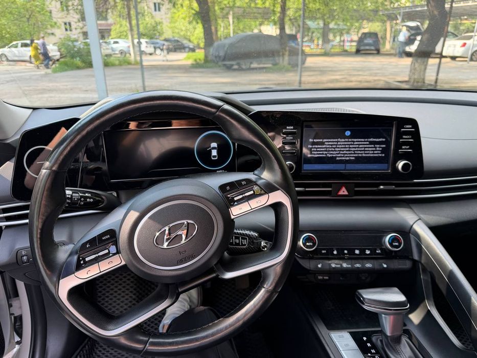 Hyundai Elantra 2022 — 7