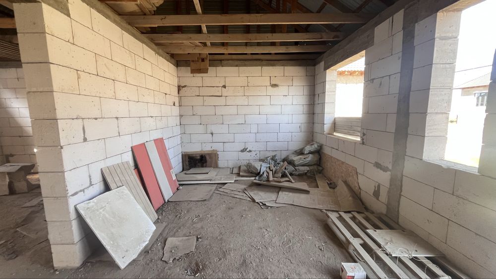 Продам  дом в черновой отделке