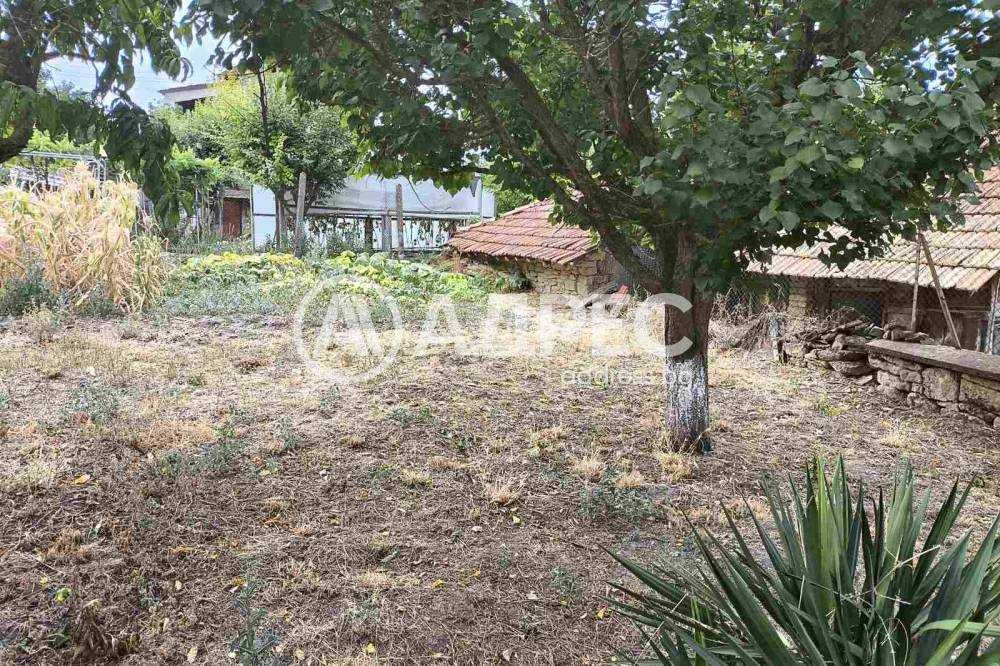 Продава се Къща в с. Пороище, Област Разград - 120 кв.м за 366 €/кв.м - Снимка #1