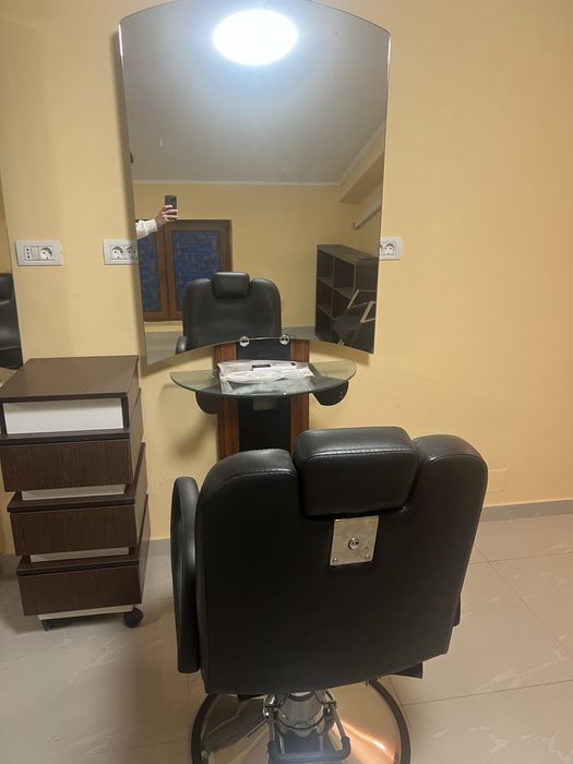 Post & scaune barber,scaun pedichiura,masa manichiura,scaun coafor