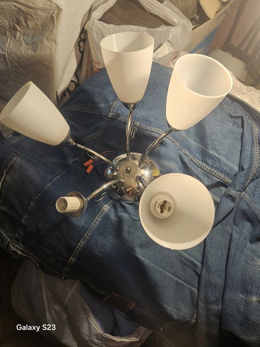 Продам люстры,разные.