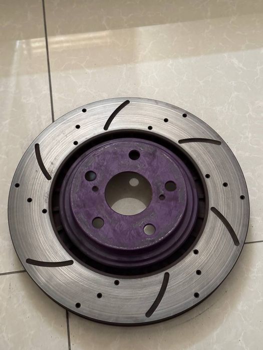 Сотилади срочно Lexus ES 350 aporniy diskasi
Янги ўрнатилиб 500км юриб