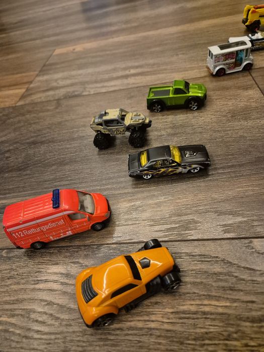 Метални колички hotwheels,matchbox