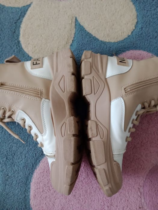 Например Зимни обувки