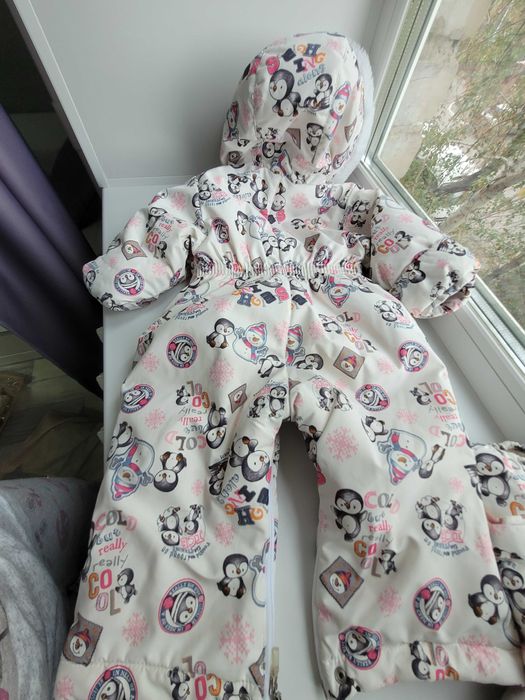 Зимний комбинезон для девочки