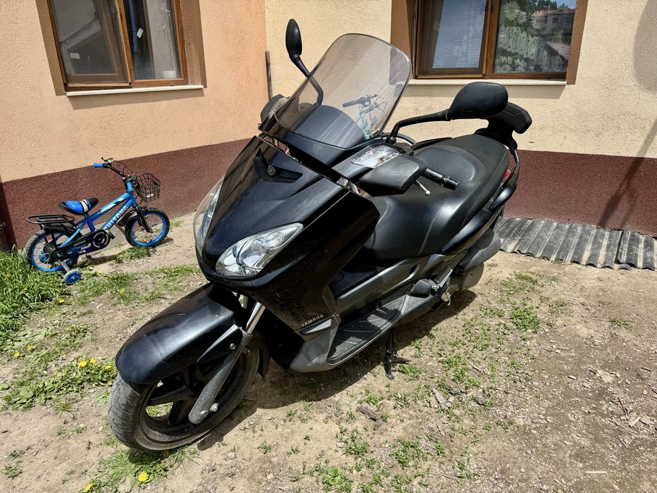 Yamaha x-max 250
