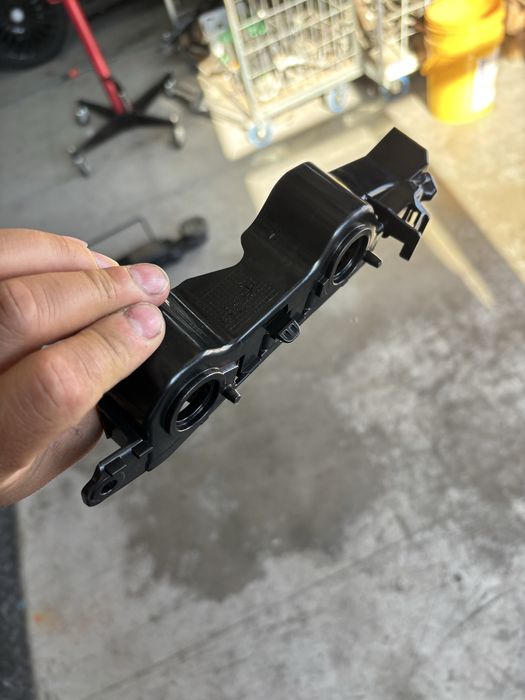 преден десен водач за броня за Audi A6 C8