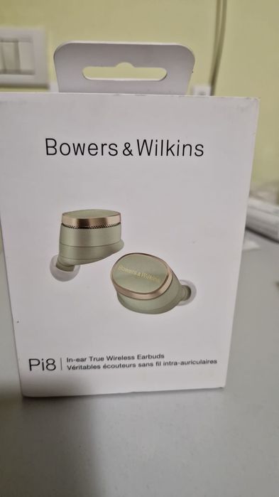 Bowers & Wilkins Pi8