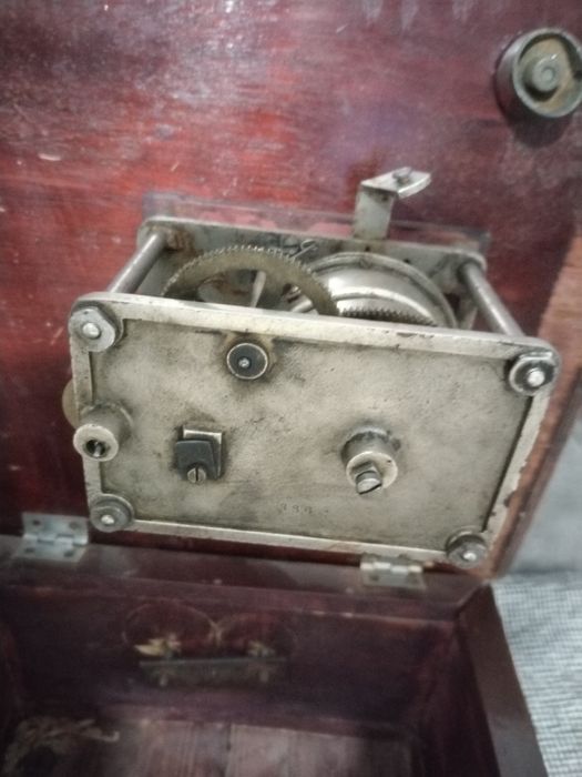 Gramofon original palnie cu vopsea originala