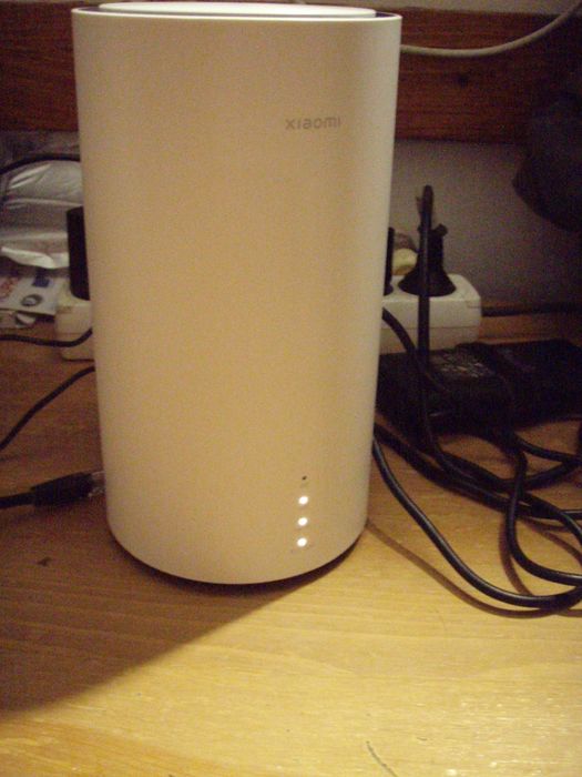 Router 5G Xiaomi CPE Pro AX5400 liber de retea la cutie, putin folosit