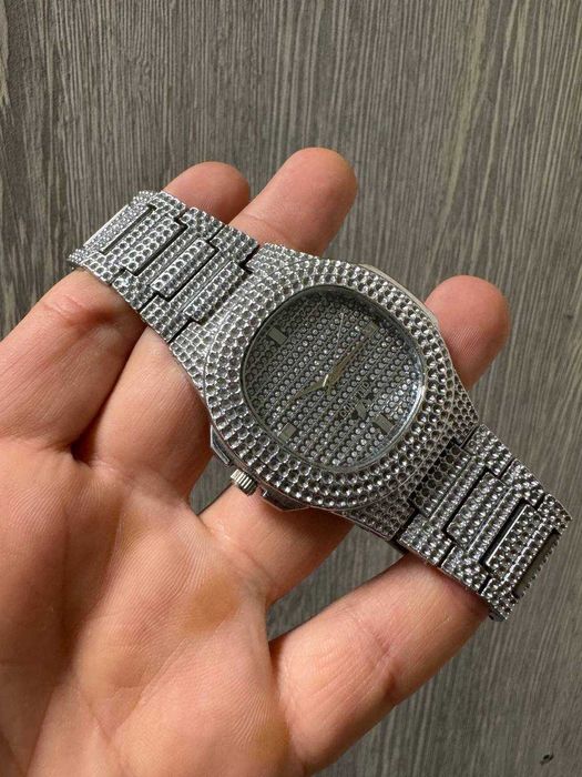 Наручные часы в стиле Patek Philippe