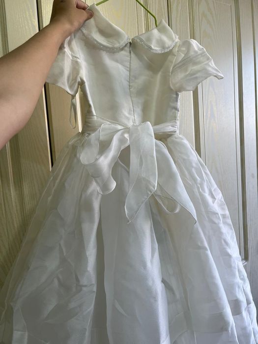 Нарядная платье на 4-5 лет