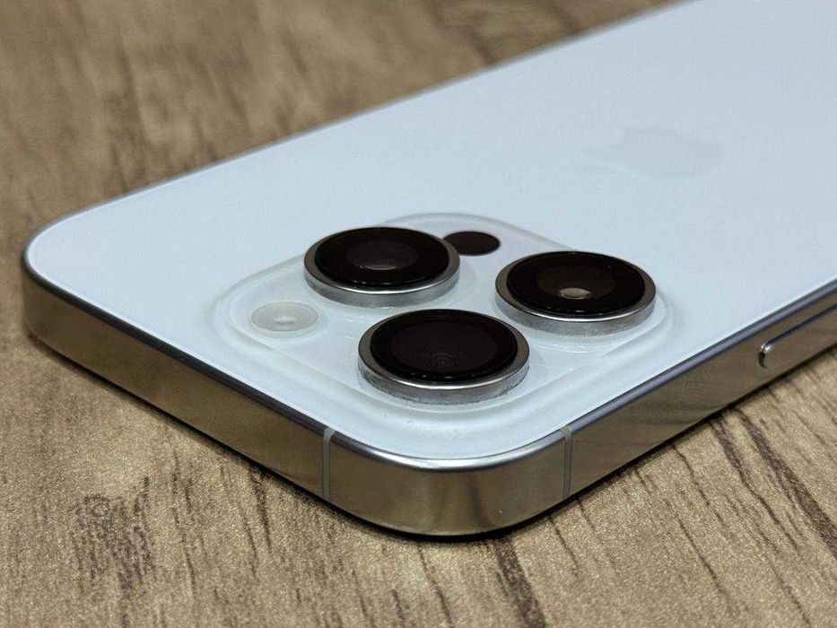 б/у Phone 16 Pro 128Gb Silver  1-sim зареган в UZIMEI