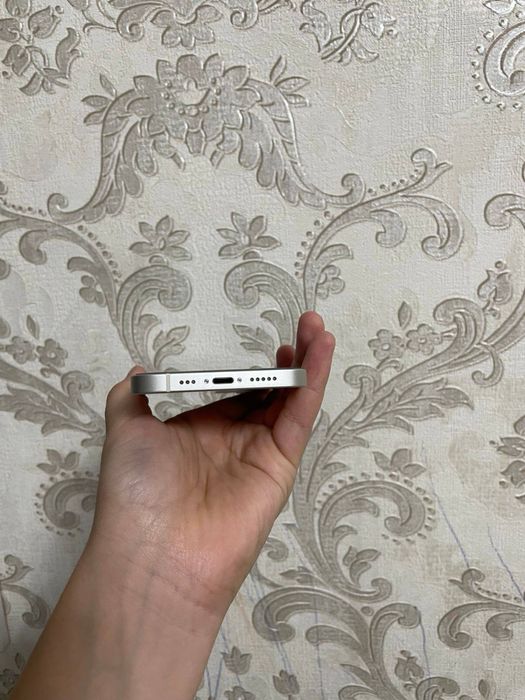 iPhone 12 128/77 все работает