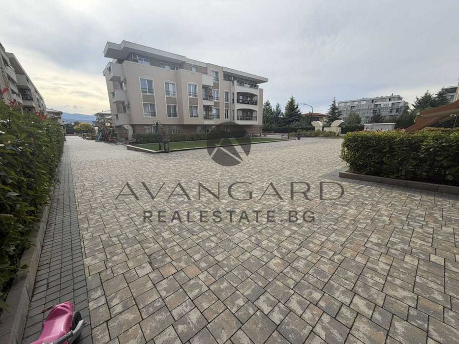 Продава се Тристаен апартамент в Пловдив, Остромила - 114 кв.м за 1272 €/кв.м - Снимка #14