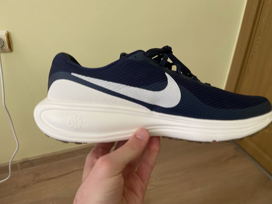 Спортни маратонки Nike Revolution 8. Чисто нови!