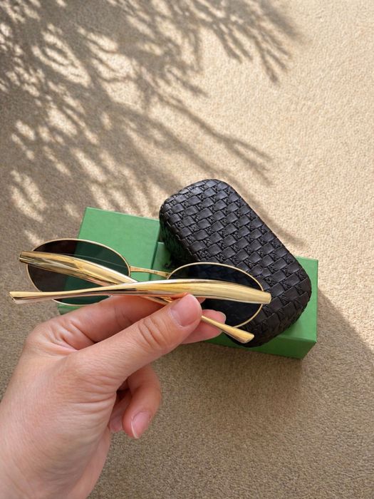 Продам солнцезащитные очки bottega