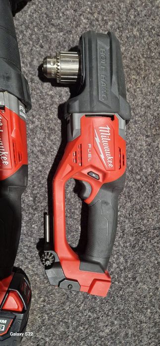 Milwaukee bormasina unghiulara pe acumulatori