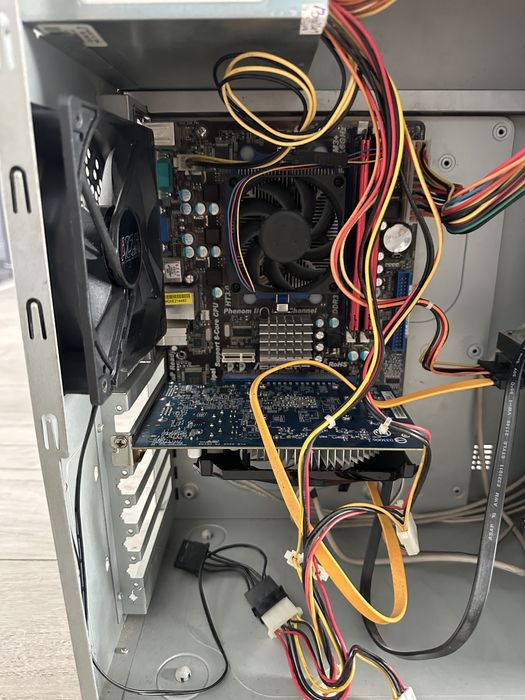 Unitate PC - Placa de Baza AsRock 960GM - GS3FX + Procesor Amd Athlon