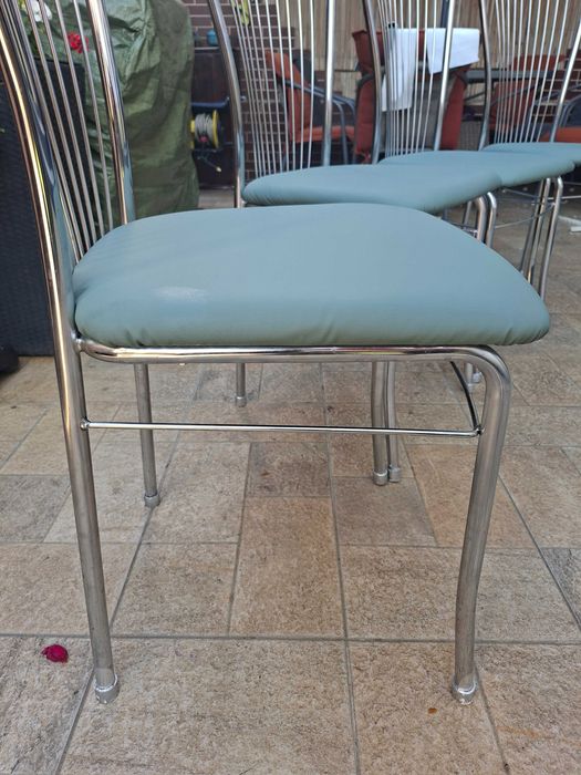 50 lei bucata × 4 scaune metalice de intetior sau exterior