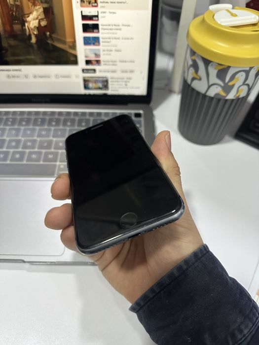 Iphone 8 .rossiya. 64 gb. Emkost 61%