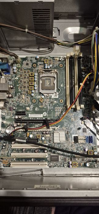 Vând carcasa pc+ placa de baza hp cu socket lga 1155+sursa hp