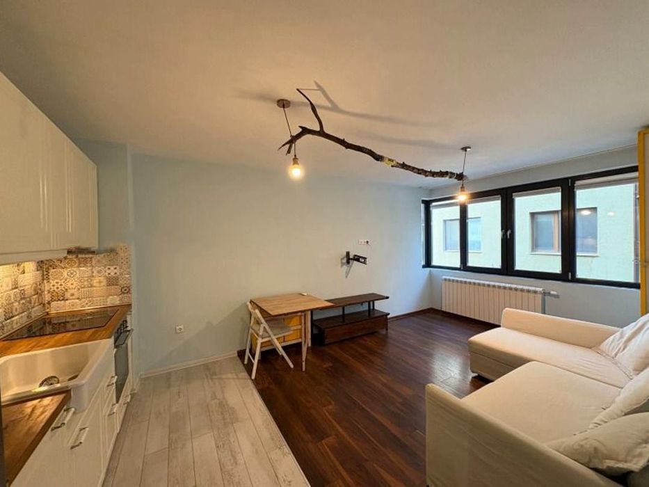 Дава се под наем Двустаен апартамент в София, Кръстова вада - 65 кв.м за 648.21 € - Снимка #1