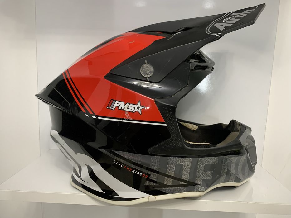 Две каски Airoh Twist M