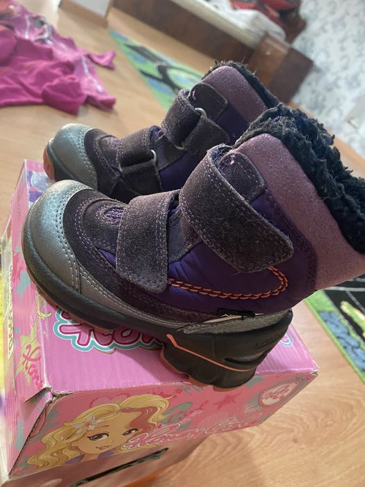 Обувь на девочку 20,21,22 размер