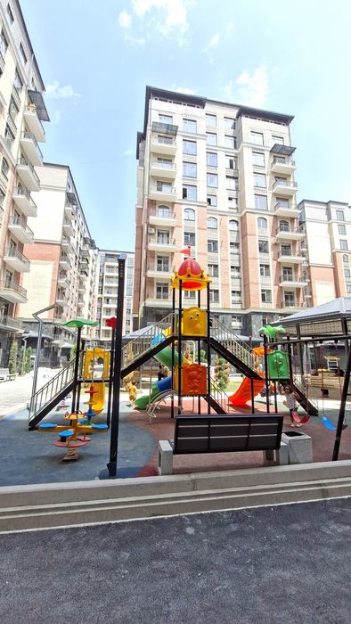 Depo Mall Residence  Katta qani 4 etaj 70k 3 Srochna
