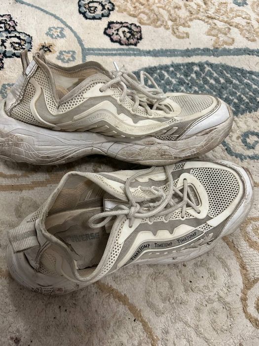 Кроссовки женские