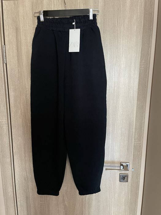 Нови с етикет спортни долнища ZARA