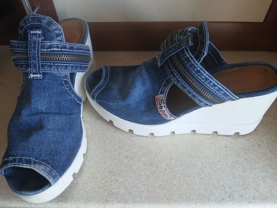 Босоножки летние женские