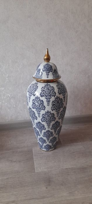 Ваза богатства с крышкой