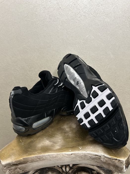 Nike 95 Black/White (44-42)