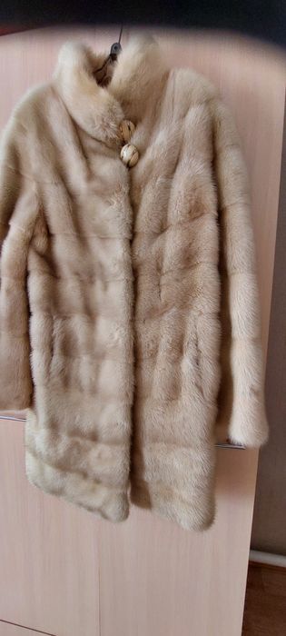 Продам шубу норковую