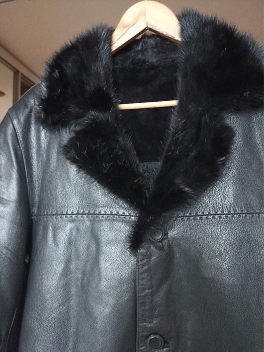 Продаестя мужская кожаная куртка