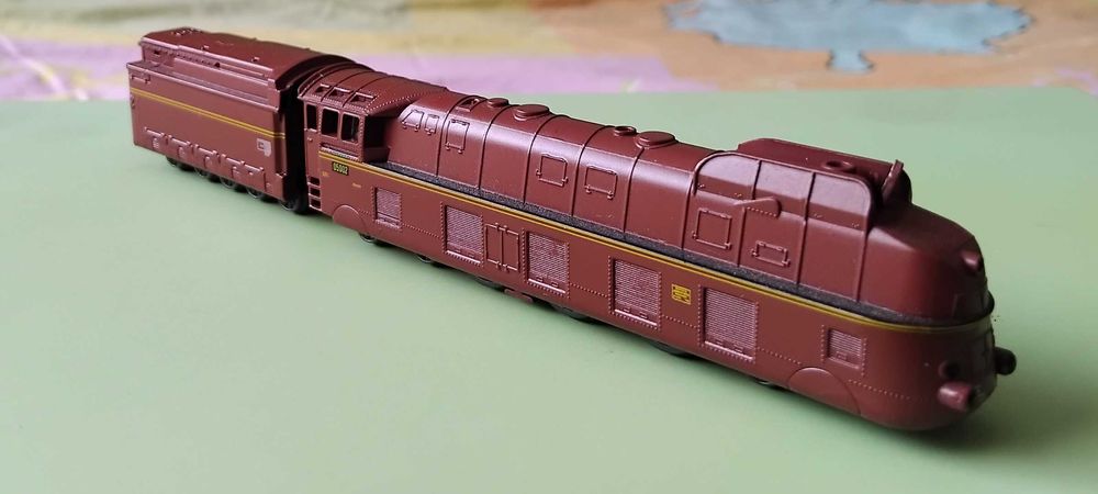 Locomotiva cu aburi carenata scara N DUMY.