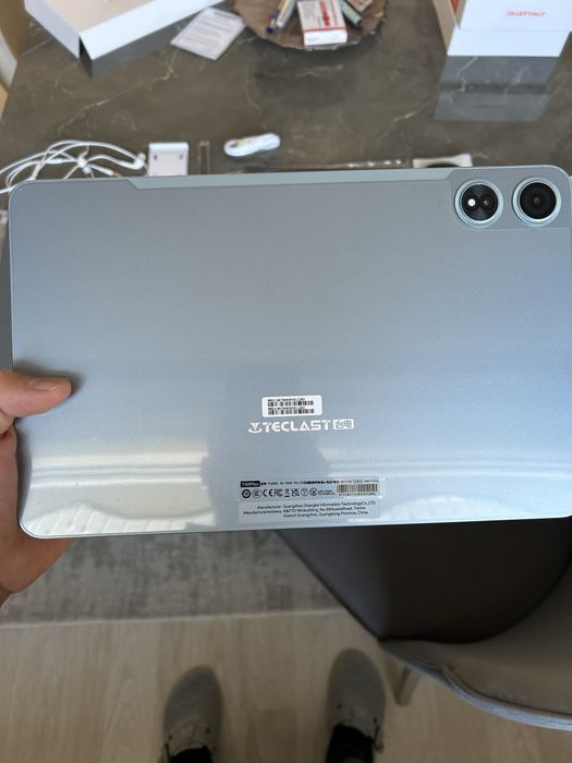 Продава се чисто нов таблет Teclast T60 Plus + клавиатура и аксесоари