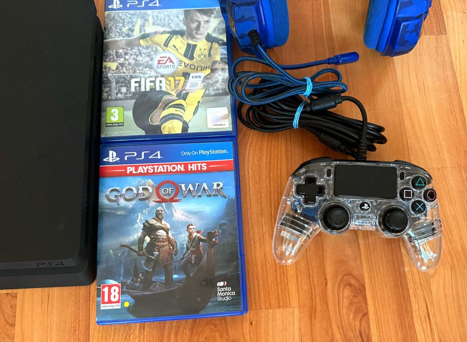 [ PS4 > PlayStation 4 Slim с джойстик, 2 игри и слушалки