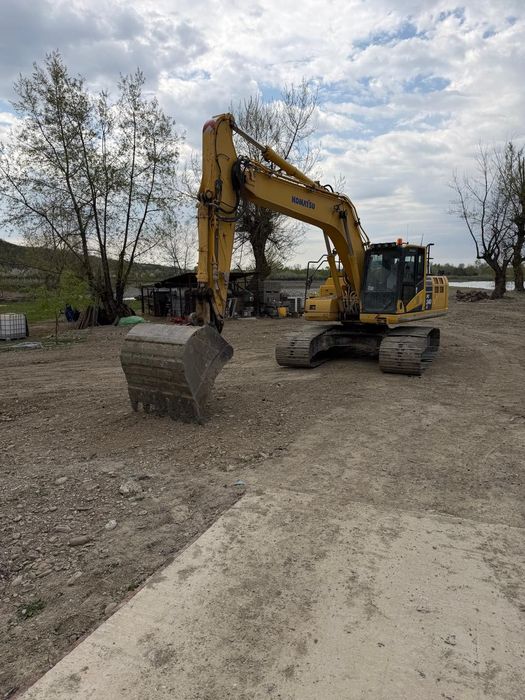 De vânzare Komatsu PC240-LC
