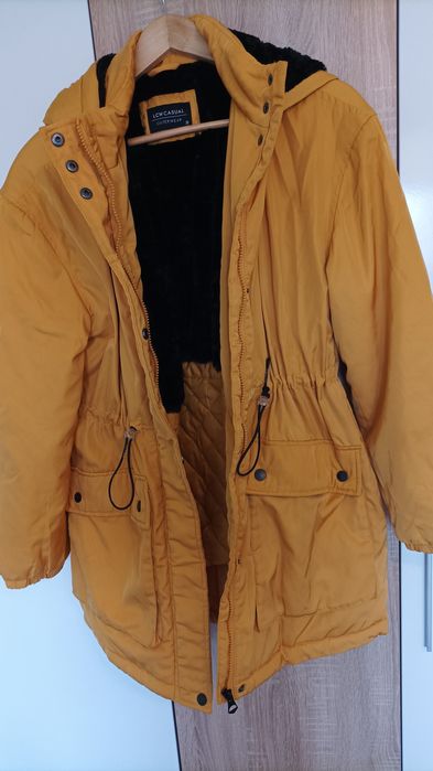 Зимно яке в жълто