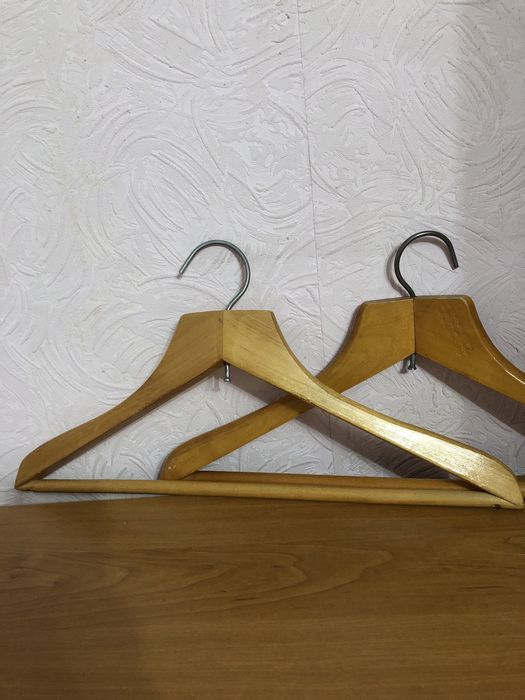 Вешала для одежды.