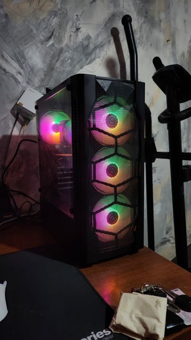 i5 14400f / Rtx 4060 / 16gb / 1Tb