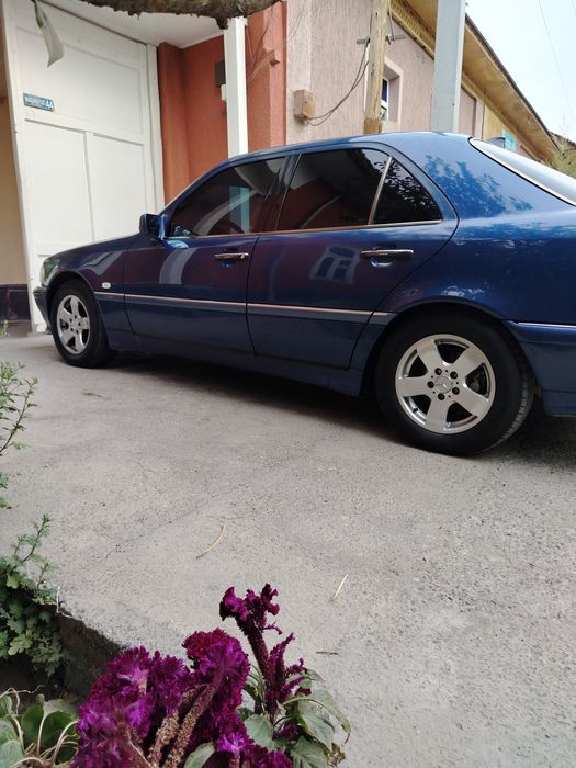 R15 diska balon sotiladi mersedes benz W202 dan yechilgan