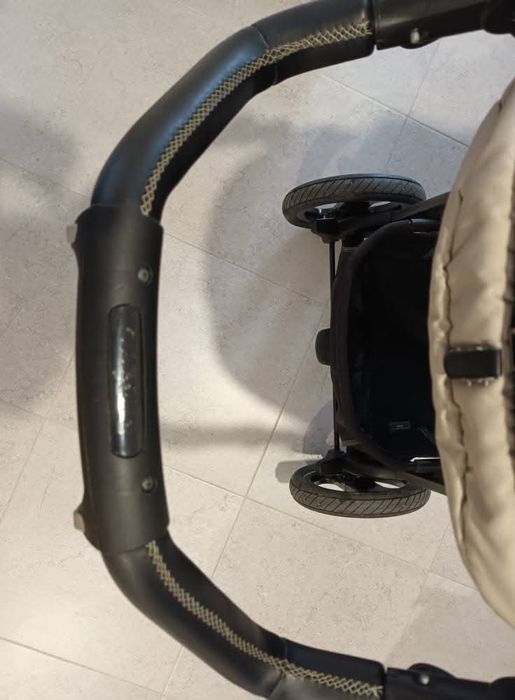 Cărucior Peg Perego -putin folosit, în stare foarte bună