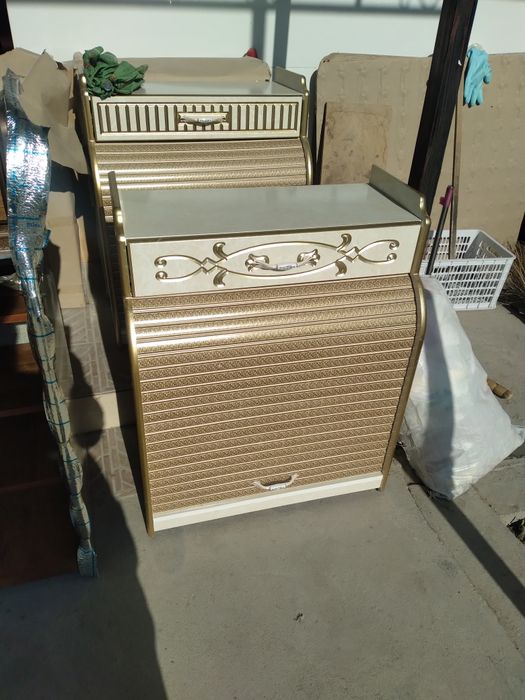 Oyoq kiyim qoyadigan sehdan ciqadi